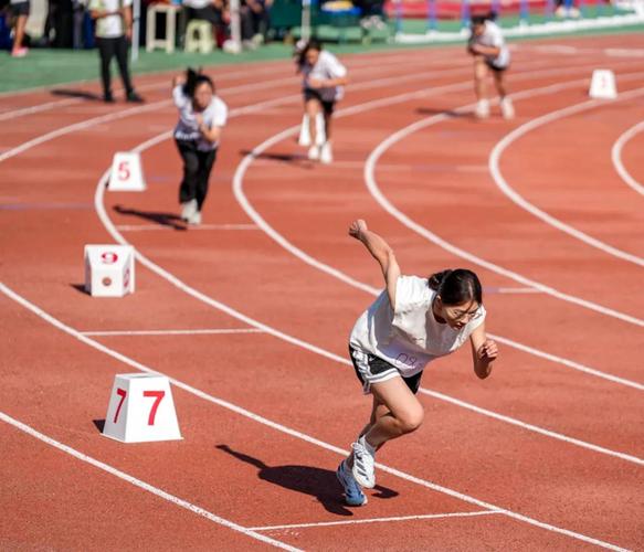 樊振东无缘世界杯后首次现身！与李现在日本逛街 两人都是皇马球迷.
